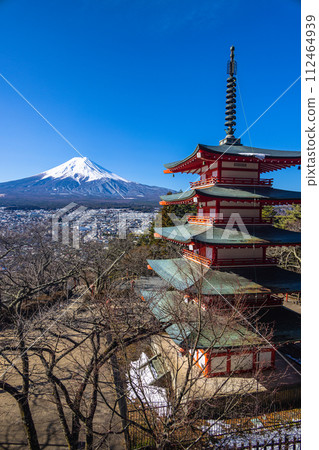 [山梨縣_富士吉田市] 2月從新倉山淺間公園看到的富士山 112464939