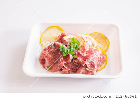 Pork tongue with lemon onion salt sauce Pork tongue with lemon onion salt sauce 112466561