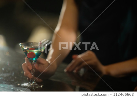 Couple drinking champagne Couple drinking champagne 112466668