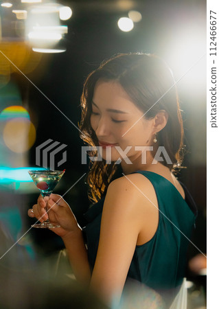 Couple drinking champagne Couple drinking champagne 112466677