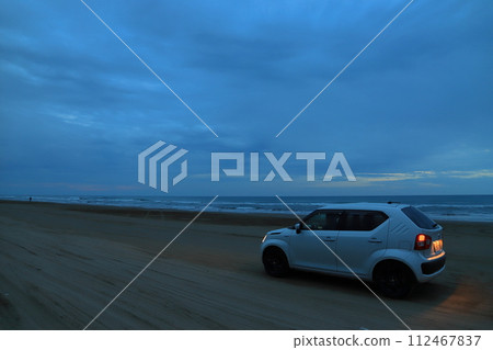 可以在沙灘上開車的千里濱渚車道 可以在沙灘上開車的千里濱渚車道 112467837