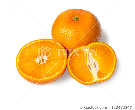 sliced tangerine isolated 112473347