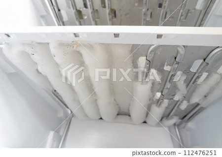 Ice in the freezer, Defrosting of the fridge and freezer Ice in the freezer, Defrosting of the fridge and freezer 112476251