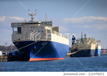 Cargo ship at anchor (Ariake, Koto-ku, Tokyo) Cargo ship at anchor (Ariake, Koto-ku, Tokyo) 112476931