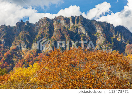 Nagano in autumn, Togakushi at the peak of autumn leaves, Togakushi mountain range Nagano in autumn, Togakushi at the peak of autumn leaves, Togakushi mountain range 112478771