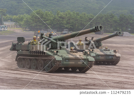 Japan Ground Self-Defense Force 203mm self-propelled howitzer on parade Japan Ground Self-Defense Force 203mm self-propelled howitzer on parade 112479235
