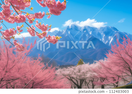 櫻花，背景是春天的氣息和山脈 112483003
