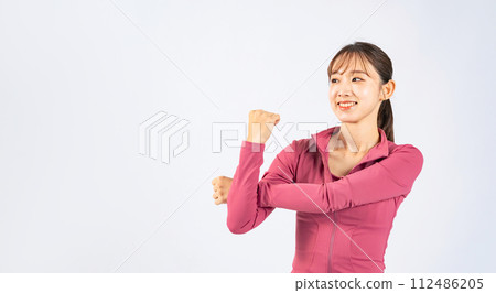 女人伸展 112486205