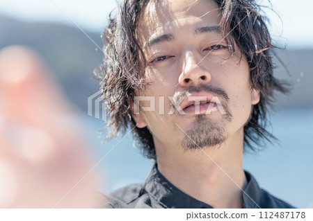 Beauty for men in their 30s 112487178