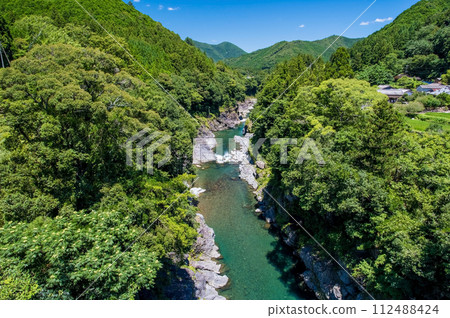 大台町宮河沿岸的夏季(河上游領地峽谷) 大台町宮河沿岸的夏季(河上游領地峽谷) 112488424