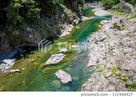 Summer along the Miyagawa River in Odai Town (Upstream Miyagawa River, Territory Gorge) Summer along the Miyagawa River in Odai Town (Upstream Miyagawa River, Territory Gorge) 112488427