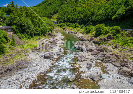 Summer along the Miyagawa River in Odai Town (Upstream Miyagawa River, Territory Gorge) Summer along the Miyagawa River in Odai Town (Upstream Miyagawa River, Territory Gorge) 112488437