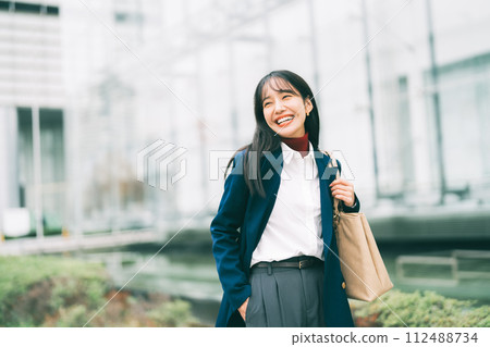 stylish business woman 112488734