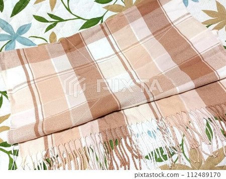 Shawl muffler throw 112489170