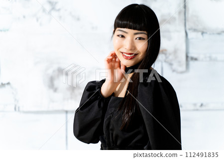 酷而優雅的女人 112491835