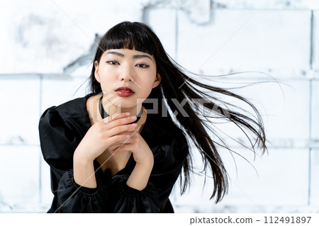 酷而優雅的女人 酷而優雅的女人 112491897