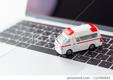 救護車和計算機 救護車和計算機 112494602