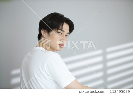 Beauty for men in their 20s Beauty for men in their 20s 112495029