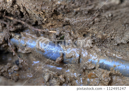 Water leakage due to deterioration of water pipes 112495247