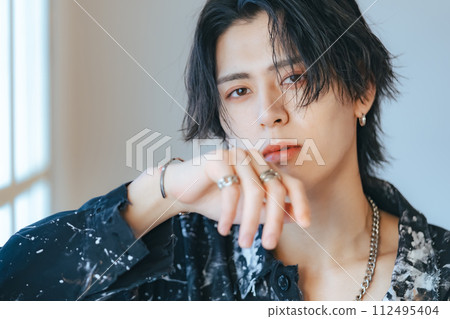 handsome man portrait handsome man portrait 112495404