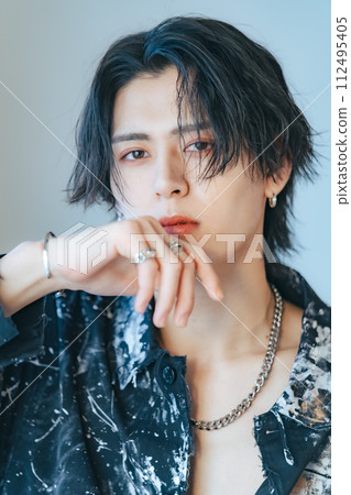handsome man portrait handsome man portrait 112495405