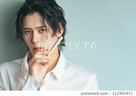 Men with cosmetics Men's cosmetics Men's cosmetics 112495451