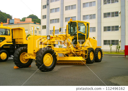 Maritime Self-Defense Force motor grader on display 112496162