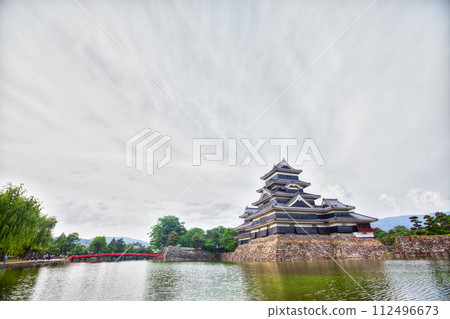 Matsumoto Castle covered in clouds 112496673