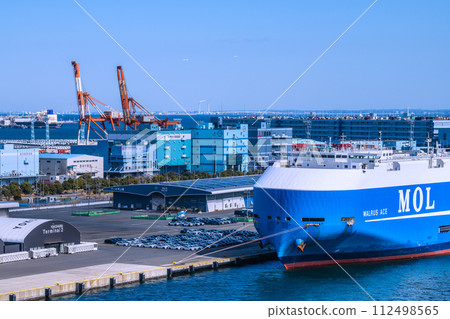 日本橫濱市景，包括兩架飛機和汽車運輸船“WALRUS ACE” 112498565