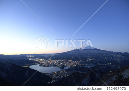 View of Lake Kawaguchi from Fujiyama Twin Terrace <Shindo Pass> View of Lake Kawaguchi from Fujiyama Twin Terrace <Shindo Pass> 112498970