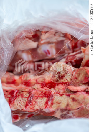 Bone and cartilage waste from butcher shops - dog food 112500559