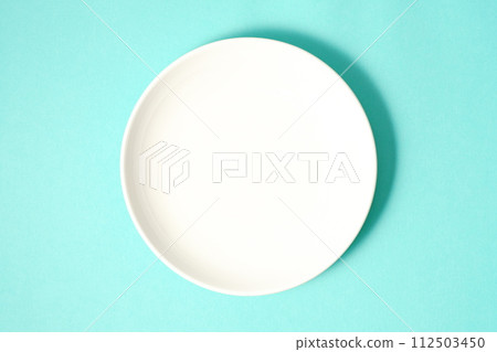 Colorful background white plate image material Colorful background white plate image material 112503450