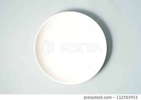 Colorful background white plate image material Colorful background white plate image material 112503453