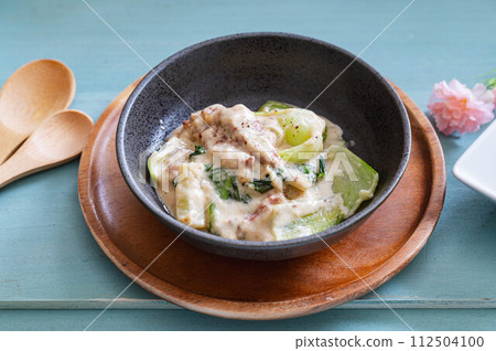 Bok choy and duck loin braised in cream 112504100