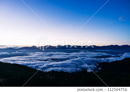 Sunrise and sea of clouds seen from Hinoki Hut Sunrise and sea of clouds seen from Hinoki Hut 112504758