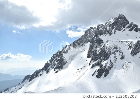 landscape top of Jade dragon snow mountain national park in China landscape top of Jade dragon snow mountain national park in China 112505208