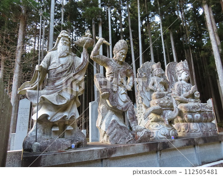 Mt. Sanjogatake (stone statue at the trailhead) 112505481