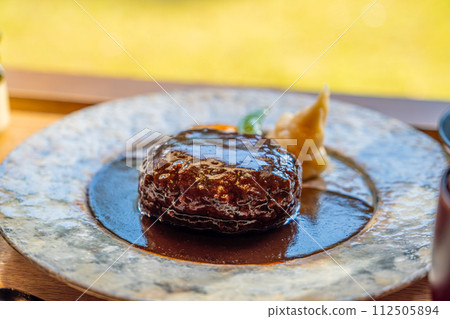 [#Restaurant] 漢堡牛排佐半冰醬 112505894