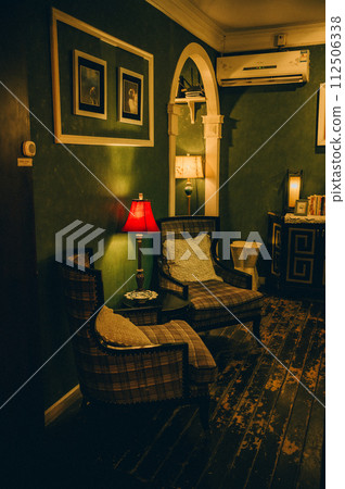 Western-style and calm interior 112506338