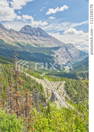 加拿大洛磯山脈大山 112508576