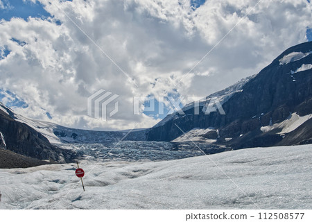 Canadian Rocky Athabasca Glacier 112508577
