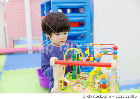 boy playing house boy playing house 112512590