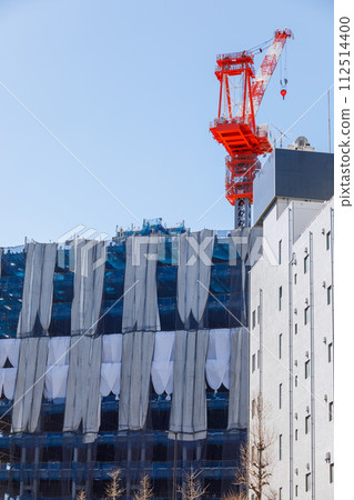 在建建築物和建築起重機 在建建築物和建築起重機 112514400