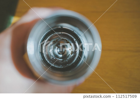 The bottom of the water bottle is dirty The bottom of the water bottle is dirty 112517509