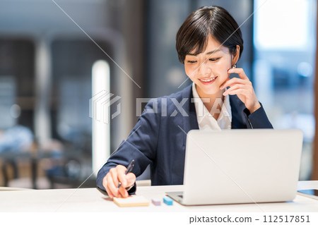 Office business woman shooting cooperation: WEEK Shibadaimon (Sun Frontier Fudousan) 112517851