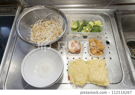 Ingredients for ramen 112518267