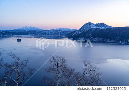 冬天的摩週湖 112523025