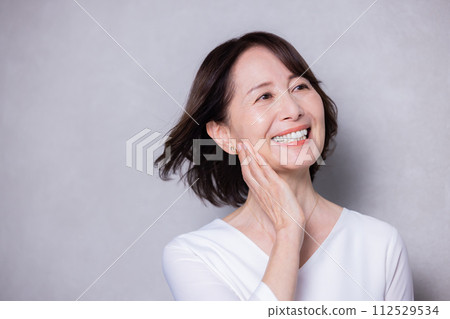 Beauty image Senior woman portrait 112529534