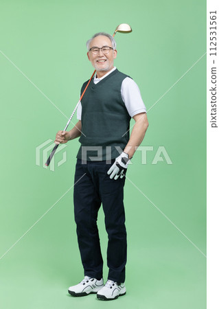 A male senior who plays golf 112531561