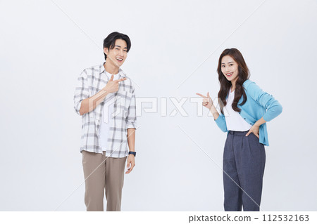Men and women preparing for youth start up Men and women preparing for youth start up 112532163